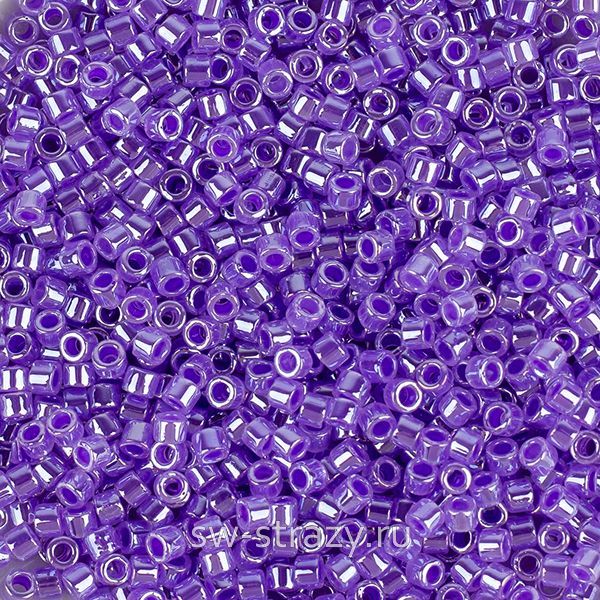 Delica Beads 11/0 DB249 Lined Crystal Purple Luster