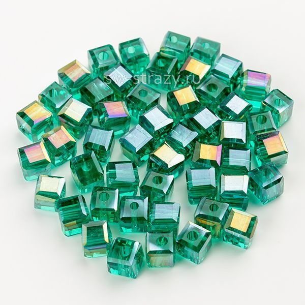 Бусины-кубики 6 мм изумрудный прозрачный с АВ