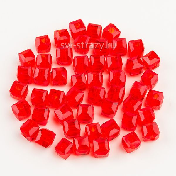 Бусины-кубики 4,5 мм красный прозрачный