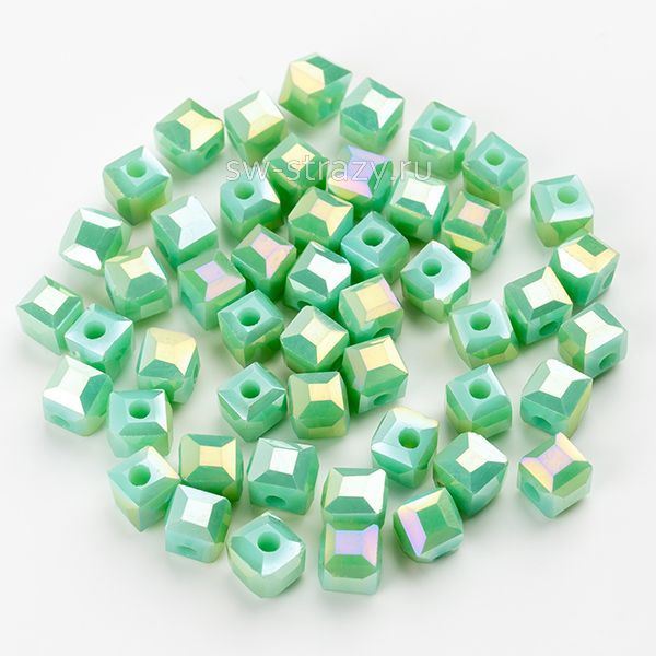 Бусины-кубики 6 мм светло-зеленый радужный*