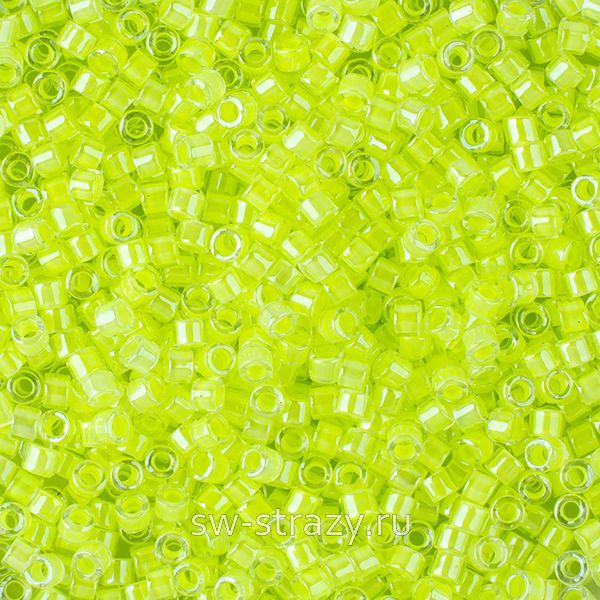 Delica Beads 11/0 DB2031 Luminous Lime Aid