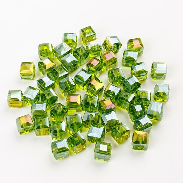 Бусины-кубики 6 мм травяной зеленый радужный