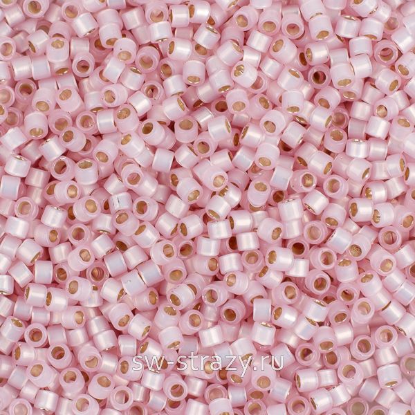 Delica Beads 11/0 DB624 Silver Lined Light Pink Alabaster