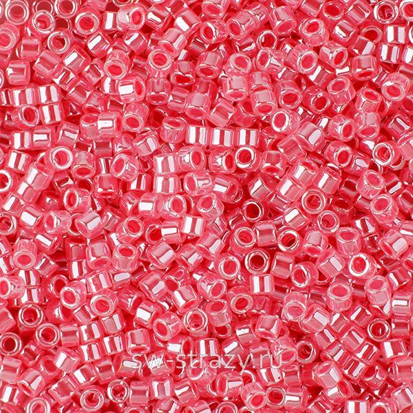 Delica Beads 11/0 DB236 Lined Crystal Rose Luster