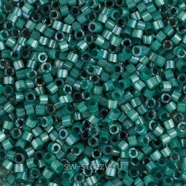 Delica Beads 11/0 DB1814 Dyed Emerald Silk Satin