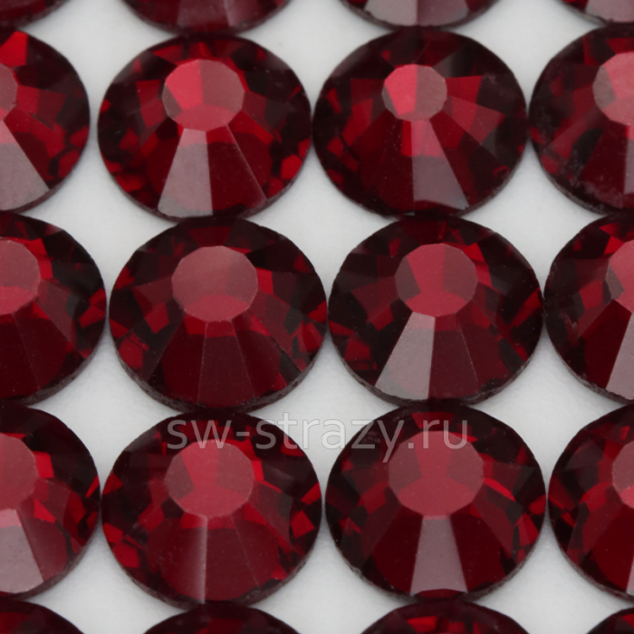 YHB 28 ss16 Garnet HF 131