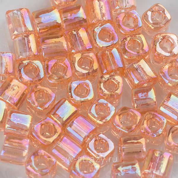 Toho кубический 4 mm #0169 Прозрачный радужный розалин