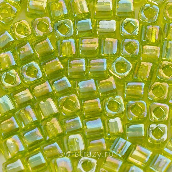 Toho кубический 4 mm #0164 Прозрачный салатовый радужный